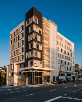  Woodroffe Hotel  Серферс-Парадайс